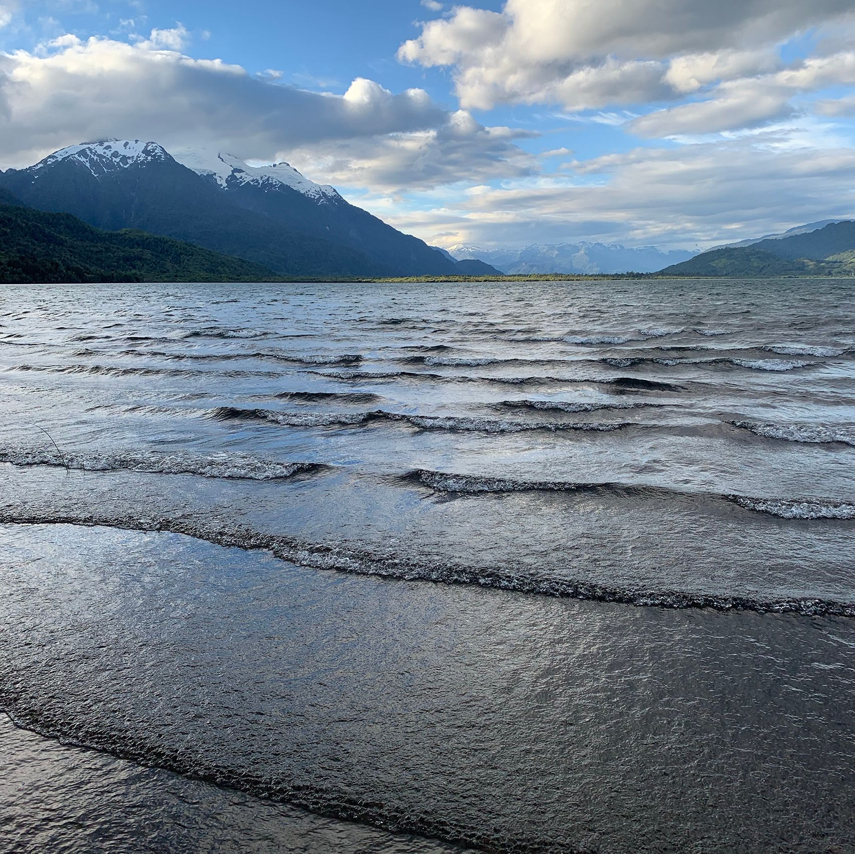 Lake waves