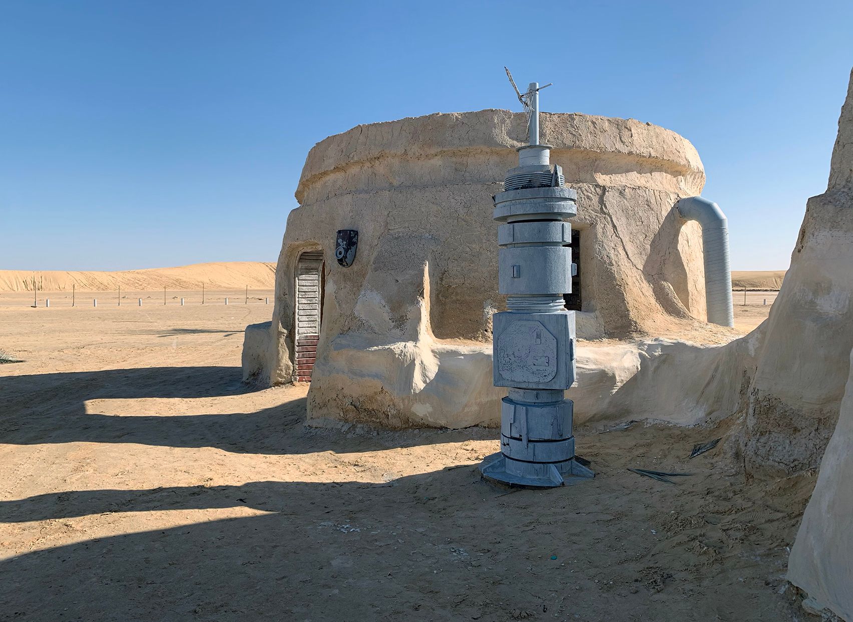 Mos Espa antenna and village