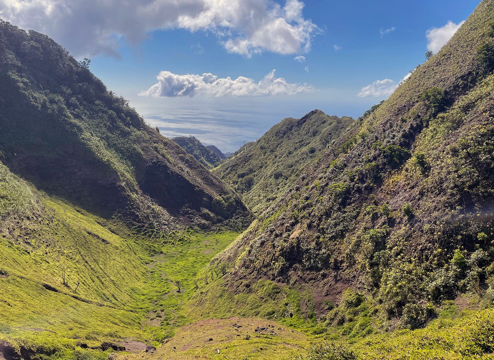 Nuku Hiva mountain valley