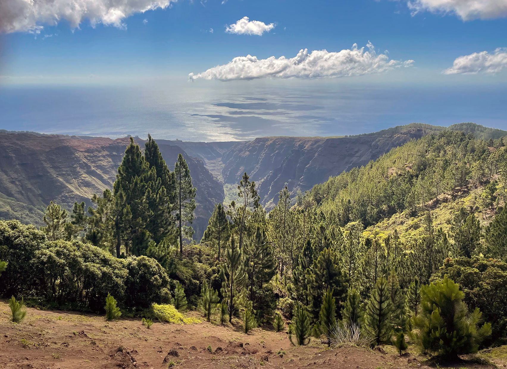 Nuku Hiva mountain expansive view