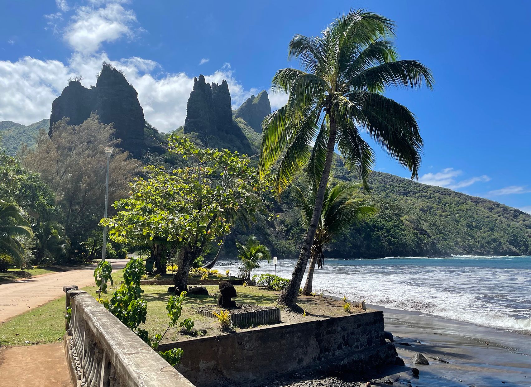 Nuku Hiva shoreside