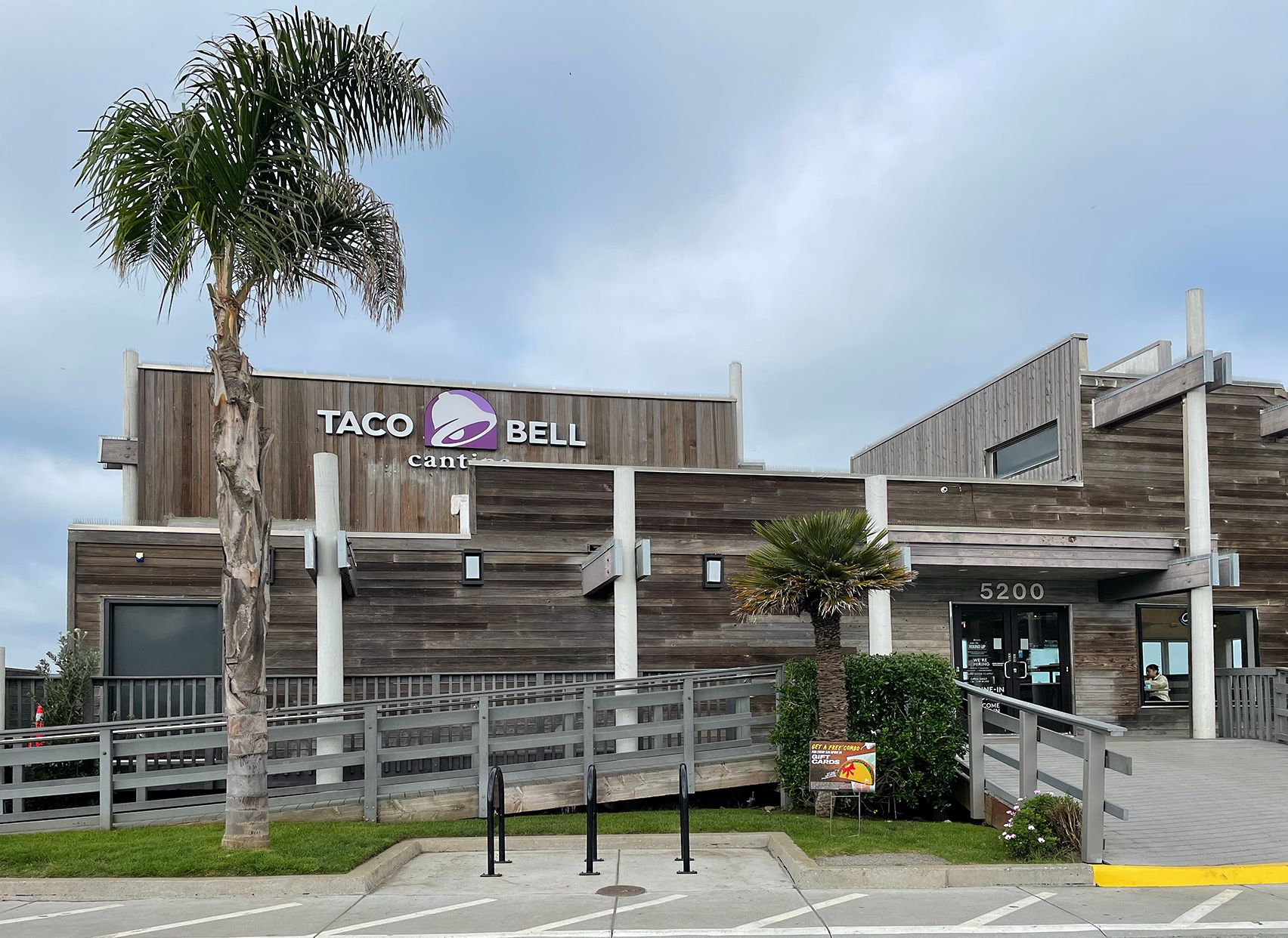 Pacifica Taco Bell building