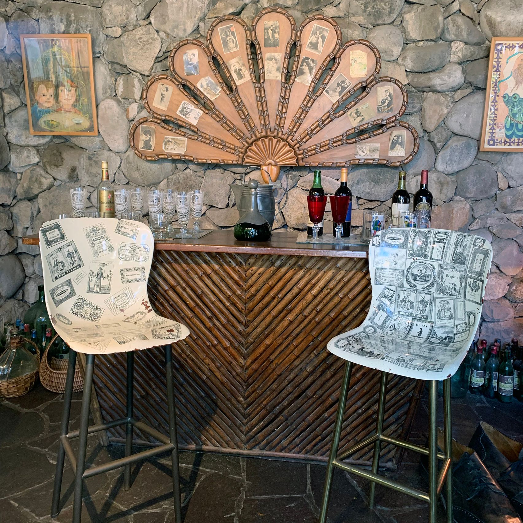 Some sort of Chilean tiki bar